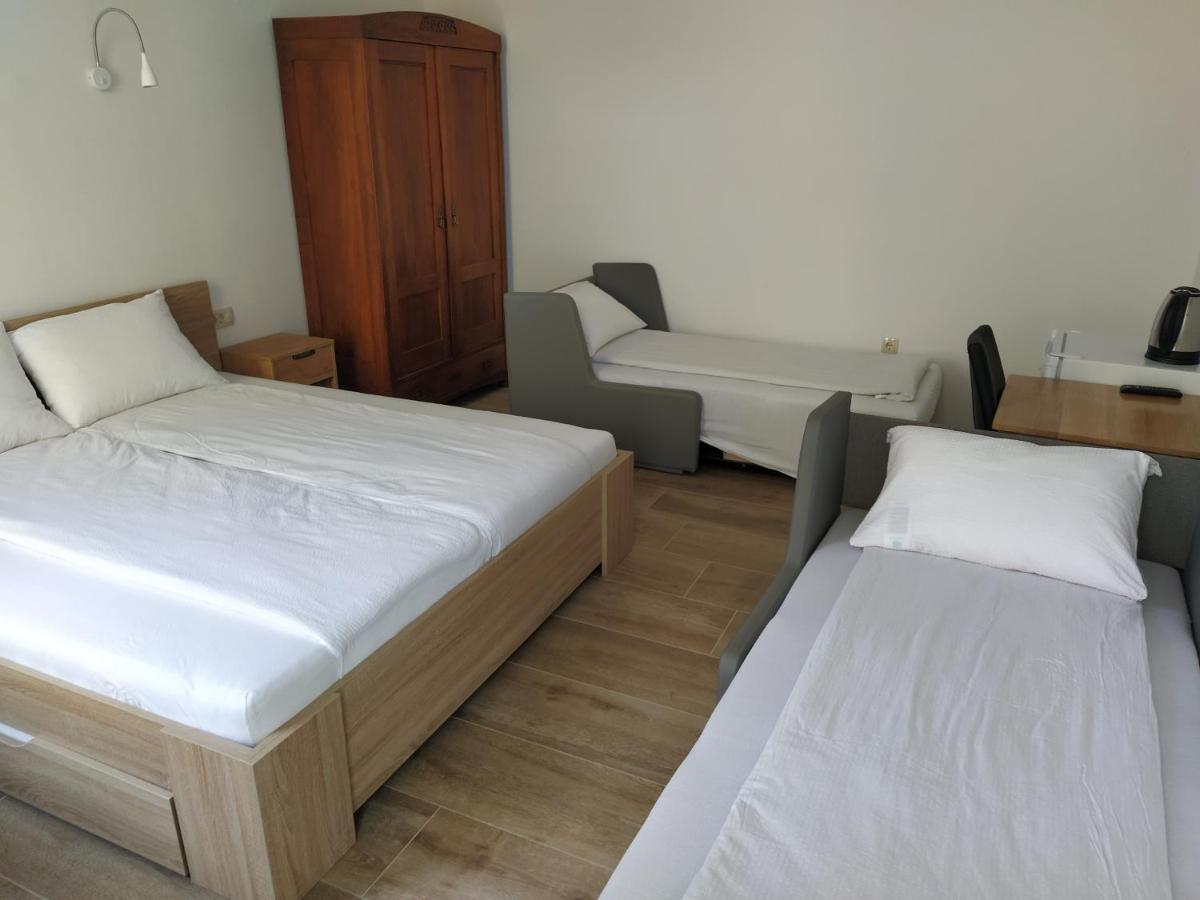 Apartmaji Maln 돌레니스케토플리체 외부 사진
