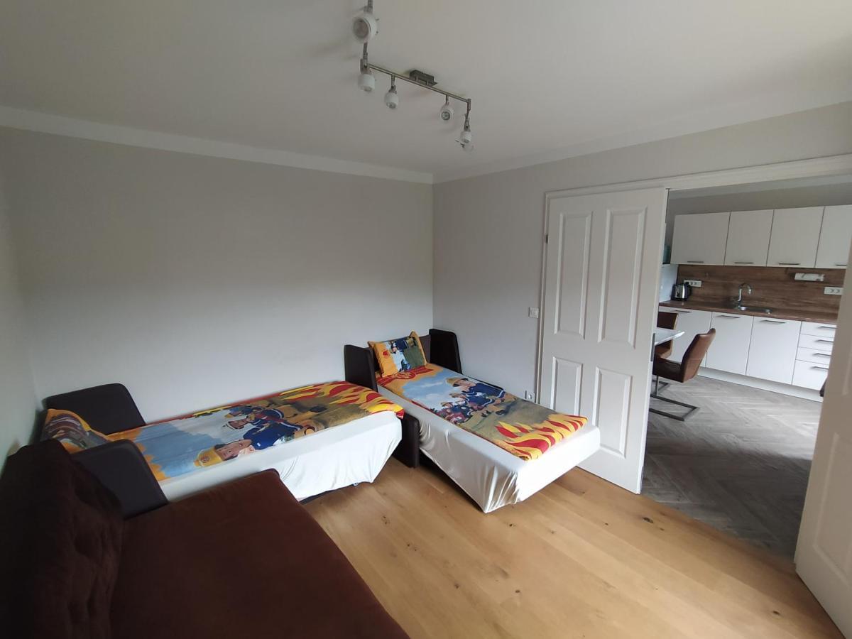 Apartmaji Maln 돌레니스케토플리체 외부 사진