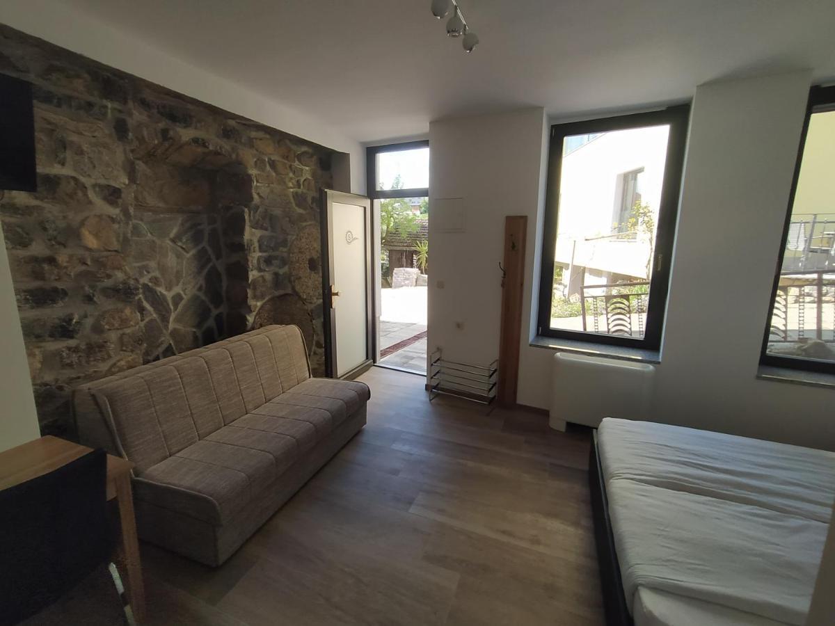 Apartmaji Maln 돌레니스케토플리체 외부 사진
