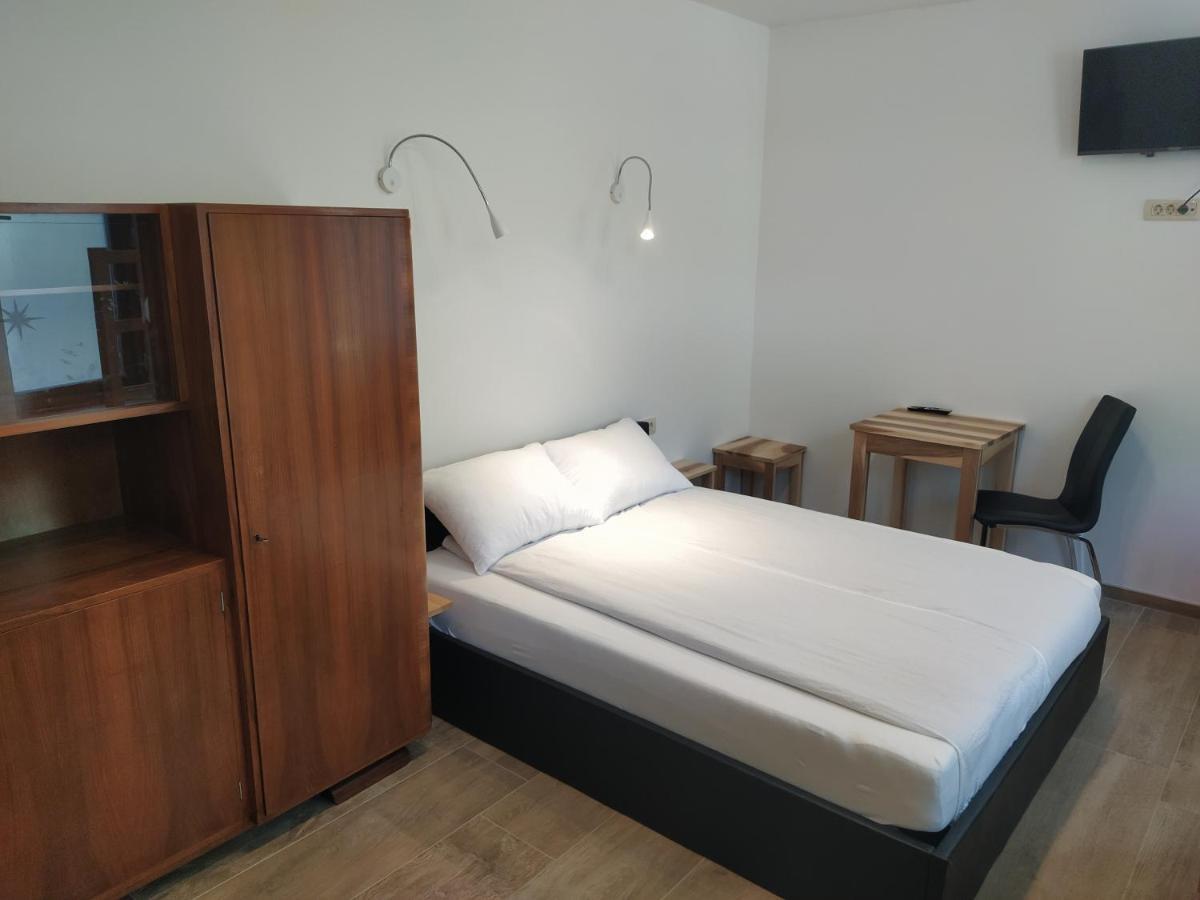 Apartmaji Maln 돌레니스케토플리체 외부 사진