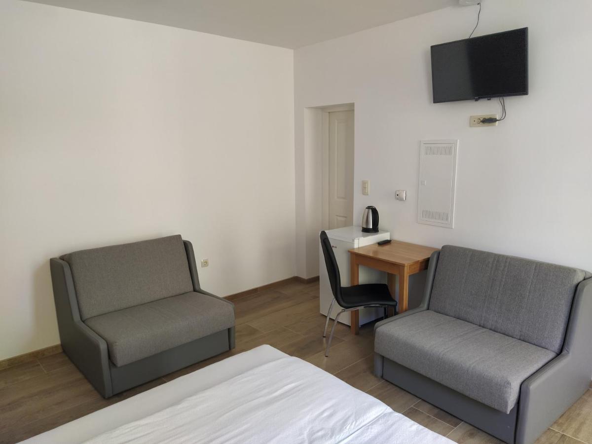 Apartmaji Maln 돌레니스케토플리체 외부 사진