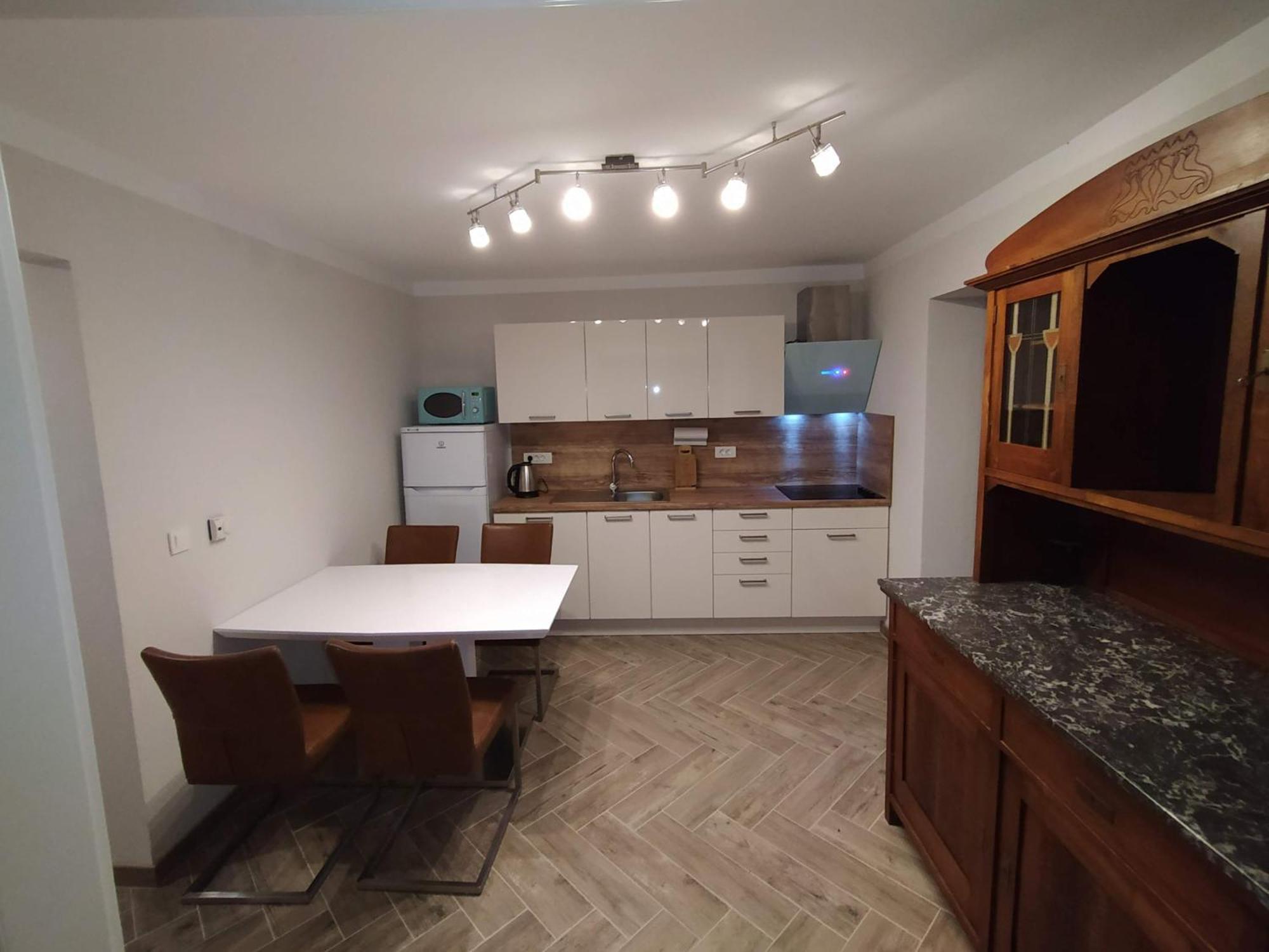Apartmaji Maln 돌레니스케토플리체 객실 사진