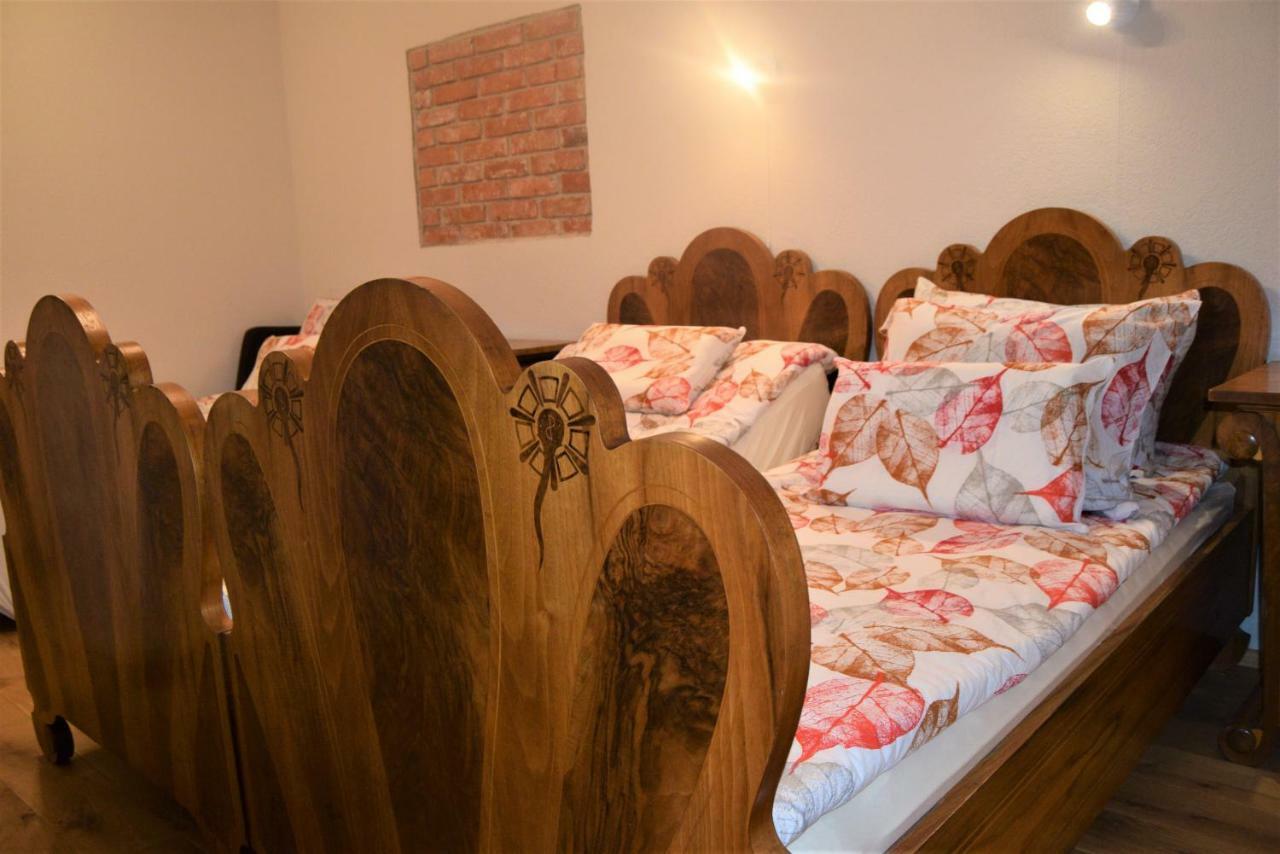 Apartmaji Maln 돌레니스케토플리체 외부 사진